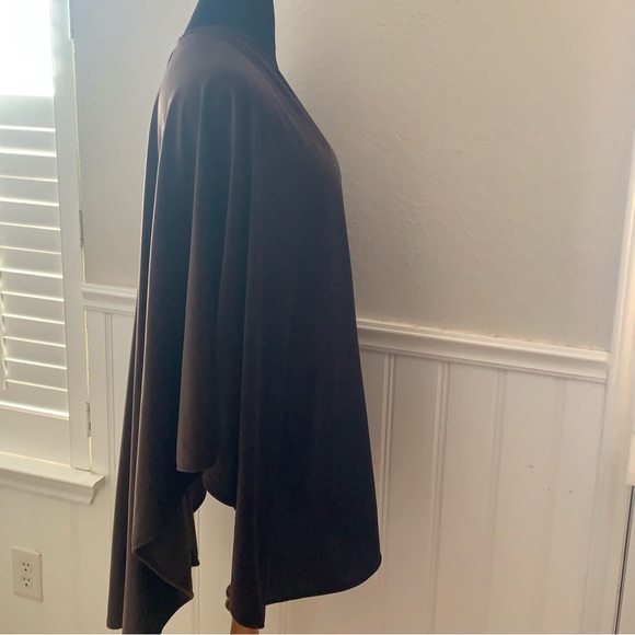 A. Brod vintage cape cover - Picture 4 of 7